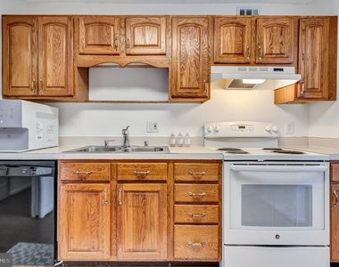 2300 Pimmit Drive - Photo Thumbnail 8