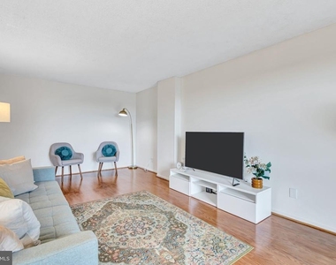 2300 Pimmit Drive - Photo Thumbnail 4