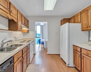 2300 Pimmit Drive - Photo Thumbnail 5
