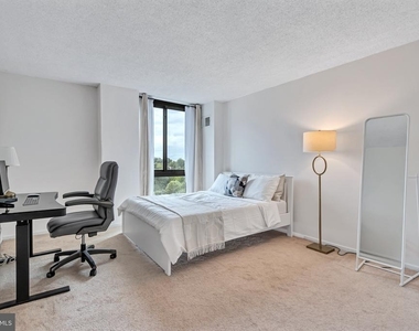 2300 Pimmit Drive - Photo Thumbnail 11