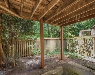 1657 Oak Spring Way - Photo Thumbnail 21