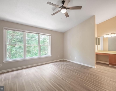 1657 Oak Spring Way - Photo Thumbnail 11