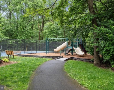 1423 Northgate Square - Photo Thumbnail 26