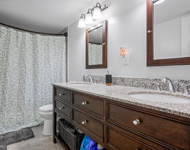 1423 Northgate Square - Photo Thumbnail 5