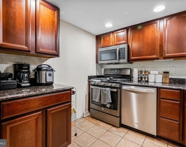 1423 Northgate Square - Photo Thumbnail 10