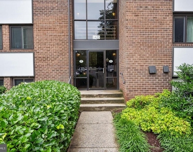 1423 Northgate Square - Photo Thumbnail 2