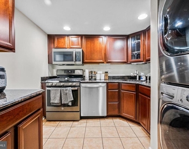 1423 Northgate Square - Photo Thumbnail 9