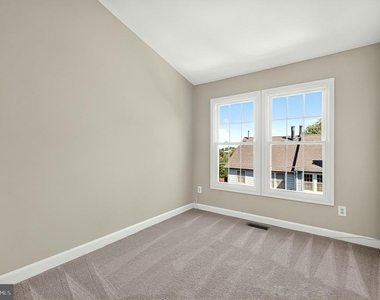 8006 Trevor Place - Photo Thumbnail 27
