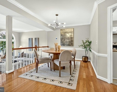 8006 Trevor Place - Photo Thumbnail 11