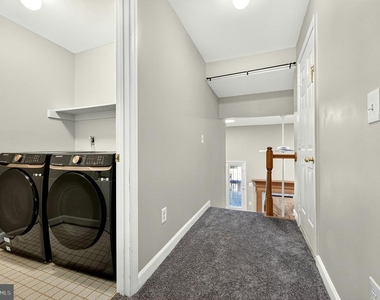 8006 Trevor Place - Photo Thumbnail 30