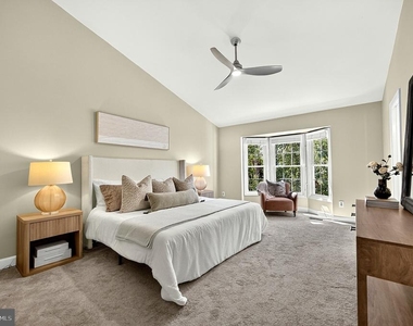 8006 Trevor Place - Photo Thumbnail 19