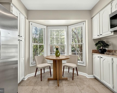 8006 Trevor Place - Photo Thumbnail 7