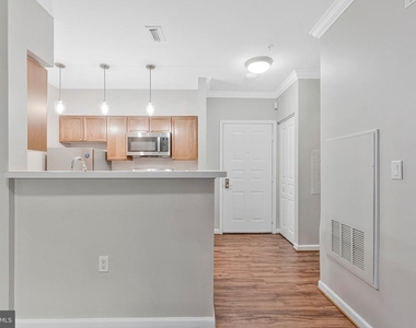 2204 Westcourt Lane - Photo Thumbnail 4