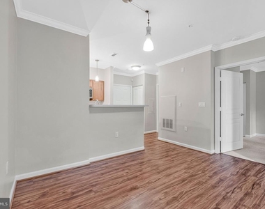 2204 Westcourt Lane - Photo Thumbnail 9