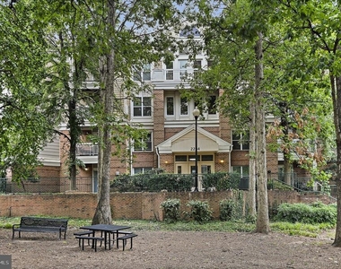 2204 Westcourt Lane - Photo Thumbnail 25
