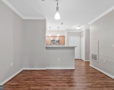 2204 Westcourt Lane - Photo Thumbnail 8