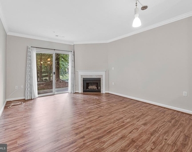 2204 Westcourt Lane - Photo Thumbnail 6