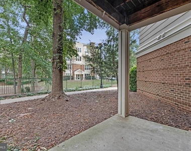 2204 Westcourt Lane - Photo Thumbnail 22
