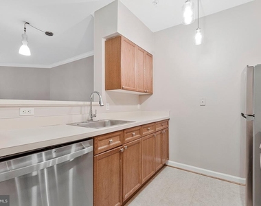 2204 Westcourt Lane - Photo Thumbnail 2