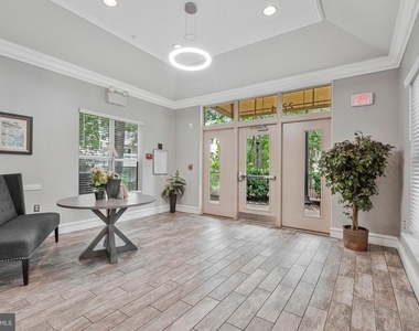 2204 Westcourt Lane - Photo Thumbnail 20
