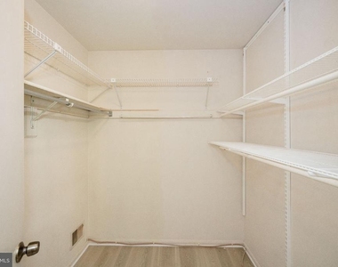 8465 Sevan Court - Photo Thumbnail 21