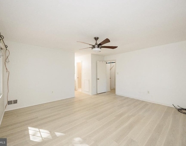 8465 Sevan Court - Photo Thumbnail 19
