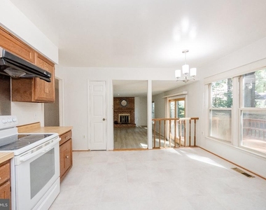 8465 Sevan Court - Photo Thumbnail 8