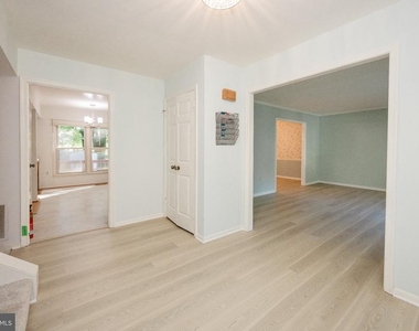8465 Sevan Court - Photo Thumbnail 3