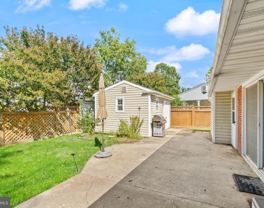 6404 Wayside Place - Photo Thumbnail 30