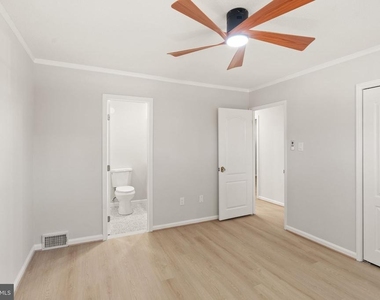 6404 Wayside Place - Photo Thumbnail 20