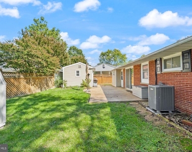 6404 Wayside Place - Photo Thumbnail 29