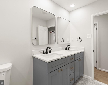6404 Wayside Place - Photo Thumbnail 24