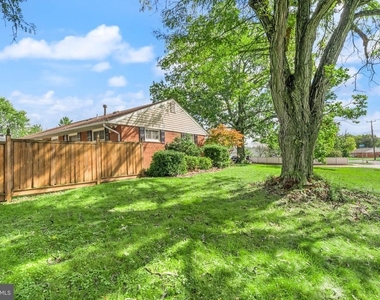 6404 Wayside Place - Photo Thumbnail 38