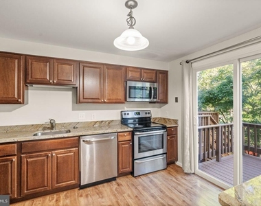 7123 Dijohn Court Drive - Photo Thumbnail 14