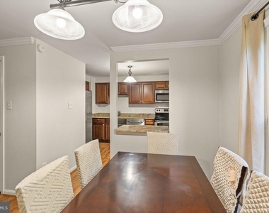 7123 Dijohn Court Drive - Photo Thumbnail 10
