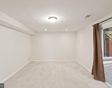 7123 Dijohn Court Drive - Photo Thumbnail 40