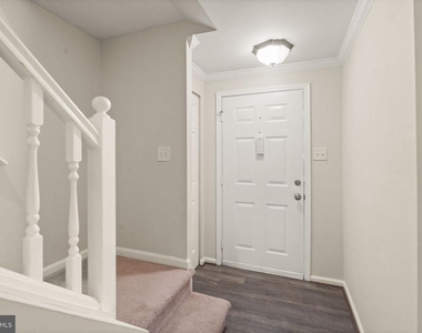 7123 Dijohn Court Drive - Photo Thumbnail 4