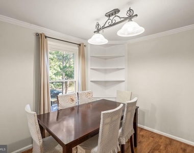 7123 Dijohn Court Drive - Photo Thumbnail 13
