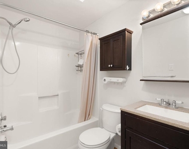 7123 Dijohn Court Drive - Photo Thumbnail 33