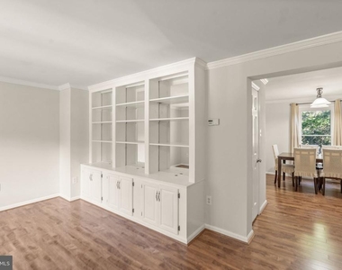 7123 Dijohn Court Drive - Photo Thumbnail 8