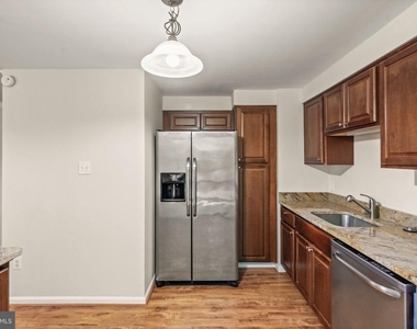 7123 Dijohn Court Drive - Photo Thumbnail 16