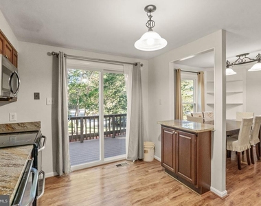 7123 Dijohn Court Drive - Photo Thumbnail 17