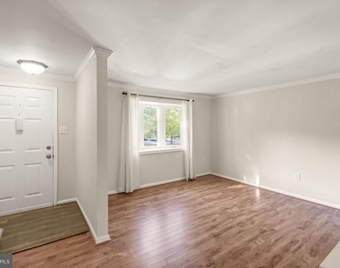 7123 Dijohn Court Drive - Photo Thumbnail 5