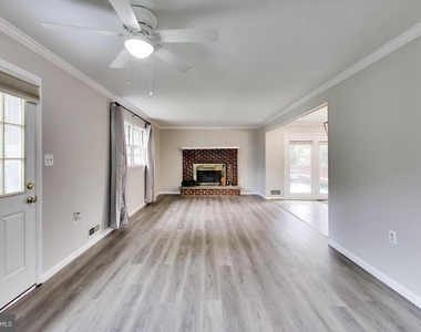 2045 Westmoreland Street - Photo Thumbnail 9