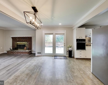 2045 Westmoreland Street - Photo Thumbnail 5