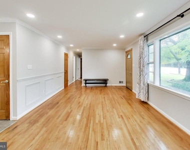 2045 Westmoreland Street - Photo Thumbnail 4