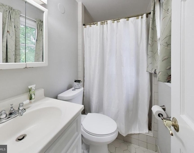 2045 Westmoreland Street - Photo Thumbnail 15
