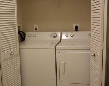 9480 Virginia Center Boulevard - Photo Thumbnail 9