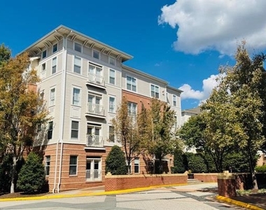 9480 Virginia Center Boulevard - Photo Thumbnail 3