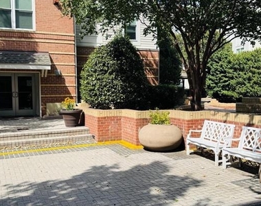 9480 Virginia Center Boulevard - Photo Thumbnail 4